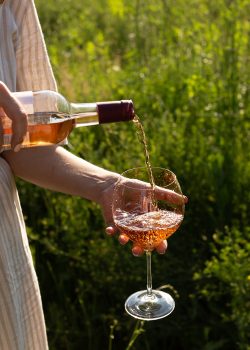 pouring-rose-wine